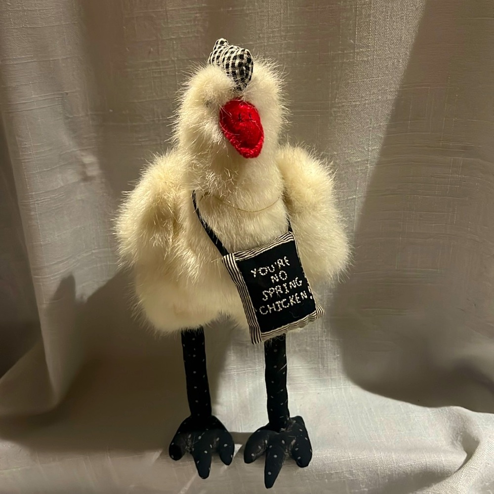 The Boyds Bears 11” Chicken Squak N Bawk “You're No Spring Chicken” Razz Bearies